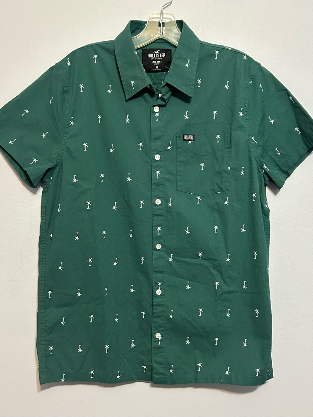 Hollister Palm Trees Epic Flex Stretch button down shirt